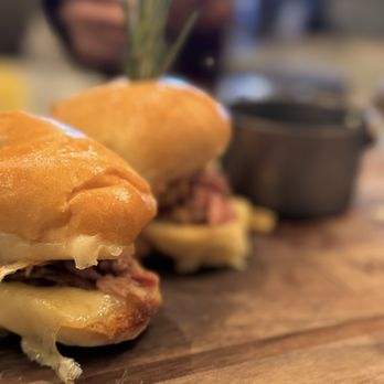 Wolf by Vanderpump at Caesars Republic Lake Tahoe - Prime Rib Sliders - American Near Me - Stateline, Nevada