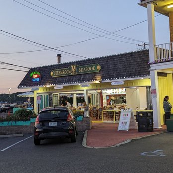 The Steam Room - Great location - Seafood Near Me - Port Jefferson, New York