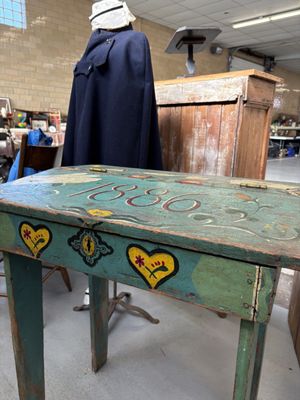 Retherford's Antiquities & Auction Services by null