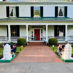 Virginia International Raceway - Lion Ridin' at VIR's Oak Tree Tavern!