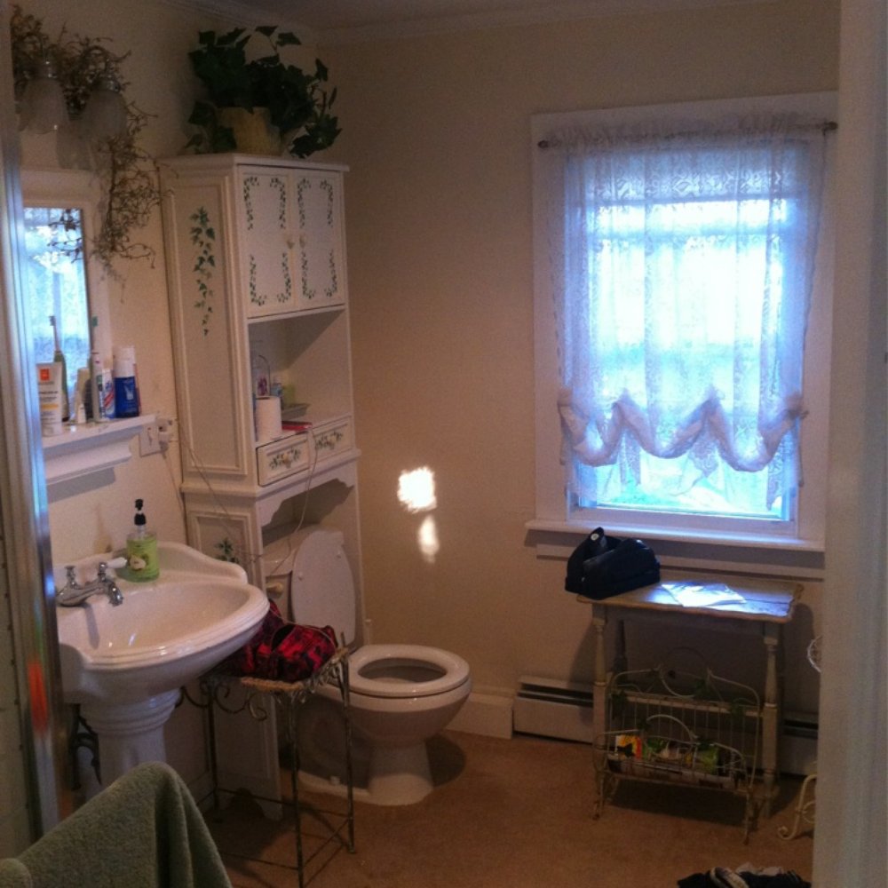 Meadow Lark Farm - Bathroom in King Room - Bed & Breakfast Near Me - Warwick, New York Meadow Lark Farm - Bathroom in King Room - Bed & Breakfast Near Me - Warwick, New York