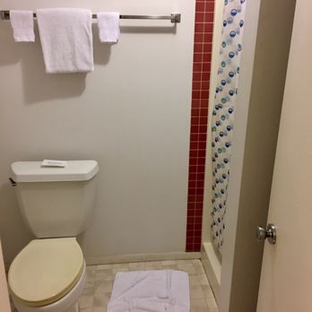 Kula Sandalwoods Inn & Cafe - Bathroom - Hotels Near Me - Kula, Hawaii Kula Sandalwoods Inn & Cafe - Bathroom - Hotels Near Me - Kula, Hawaii