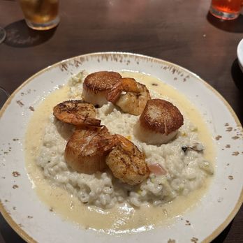 Latitude 34 - Sea scallops with shrimp and seasonal vegetable risotto - New American Near Me - Camarillo, California Latitude 34 - Sea scallops with shrimp and seasonal vegetable risotto - New American Near Me - Camarillo, California