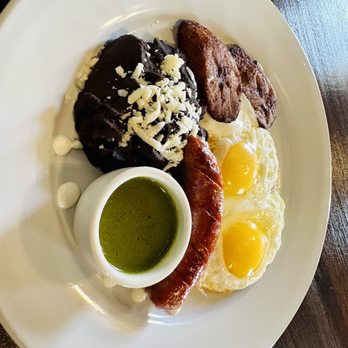 D Restaurant Latin Cuisine - Waxahachie - Desayuno Catracho - Latin American Near Me - Waxahachie, Texas D Restaurant Latin Cuisine - Waxahachie - Desayuno Catracho - Latin American Near Me - Waxahachie, Texas