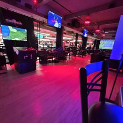 Raxx Pool Room, Sports Bar & Grill - Tables