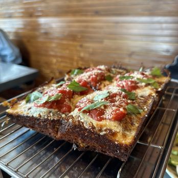 Sunny Hill - Pizza - Pizza Near Me - Seattle, Washington