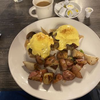 Taste Cafe - Eggs Benedic Blackstone - Breakfast & Brunch Near Me - Half Moon Bay, California Taste Cafe - Eggs Benedic Blackstone - Breakfast & Brunch Near Me - Half Moon Bay, California
