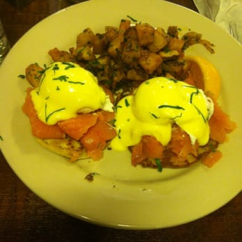 The Smith - Smoked salmon Benedict - New American Near Me - New York, New York