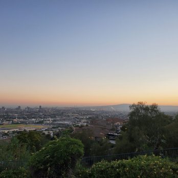Sunset View Park - Parks Near Me - Signal Hill, California