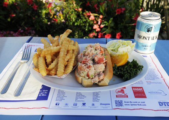 LUNCH Lobster Roll Amagansett by null