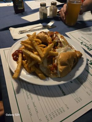 Dee Dee's Tavern by null