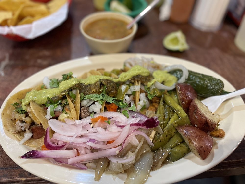 JUAN MORE TACO 2 Updated October 2024 13 Reviews 624 W Van Buren