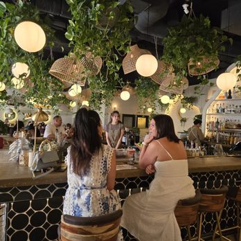 Luna Bistro Cafe - Interior - New American Near Me - Long Beach, California Luna Bistro Cafe - Interior - New American Near Me - Long Beach, California
