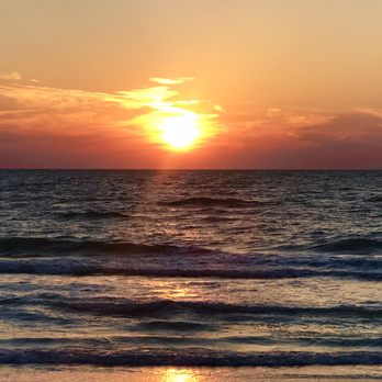 Sunset at Pass-A-Grille Beach - Sunsets are perfect here! - Beaches Near Me - Pass-a-Grille Beach, Florida Sunset at Pass-A-Grille Beach - Sunsets are perfect here! - Beaches Near Me - Pass-a-Grille Beach, Florida