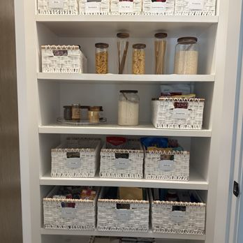 Kyla Barrett - Organized pantry with labeled bins - Home Organization Near Me Kyla Barrett - Organized pantry with labeled bins - Home Organization Near Me