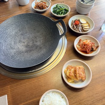 Nubiani - Setting and sides - Korean Near Me - New York, New York