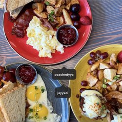 Poached - Two egger x2 and smoked pig benny