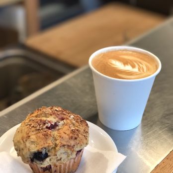 Mallo Coffee & Bar - Latte and fruit muffin - Coffee & Tea Near Me - Toronto, Ontario Mallo Coffee & Bar - Latte and fruit muffin - Coffee & Tea Near Me - Toronto, Ontario
