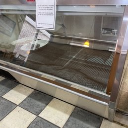 Completely empty, no food. Completely empty, no food.