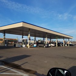 Holiday Stations & Stores - Gas pumps