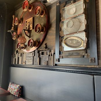 Thai Tree NYC - a restaurant with a large clock on the wall - Thai Near Me - Long Island City, New York Thai Tree NYC - a restaurant with a large clock on the wall - Thai Near Me - Long Island City, New York