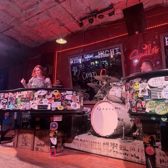 Savannah Smiles Dueling Pianos - American Near Me - Savannah, Georgia Savannah Smiles Dueling Pianos - American Near Me - Savannah, Georgia