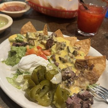 Luna's Mexican Restaurant - Nachos al Carbón - Mexican Near Me - Baytown, Texas
