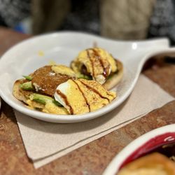 Huckleberry's - California Benedict