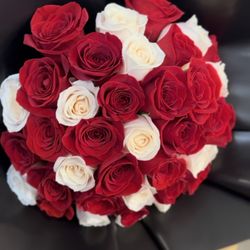 El Paso Flowers - Assorted rose bouquet