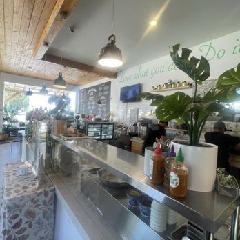 Green Table Cafe - Happy ambiance - Cafes Near Me - Los Angeles, California Green Table Cafe - Happy ambiance - Cafes Near Me - Los Angeles, California