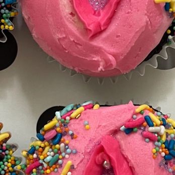Sugar Mama's Bakeshop - VGF Cupcake 6-pack* - Desserts Near Me - Austin, Texas Sugar Mama's Bakeshop - VGF Cupcake 6-pack* - Desserts Near Me - Austin, Texas