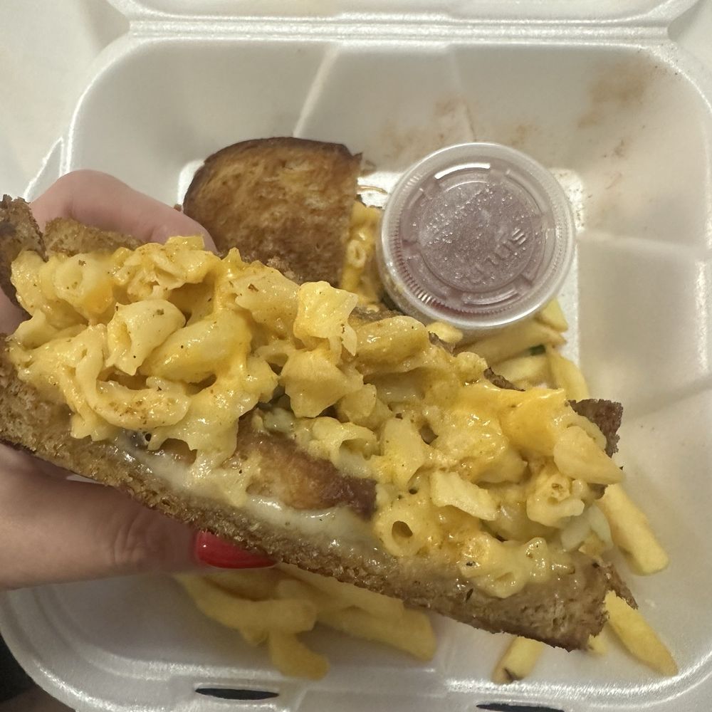 Grilled Cheese Gallery - The Country Girl Sandwich - Ice Cream & Frozen Yogurt Near Me - St. Augustine, Florida Grilled Cheese Gallery - The Country Girl Sandwich - Ice Cream & Frozen Yogurt Near Me - St. Augustine, Florida