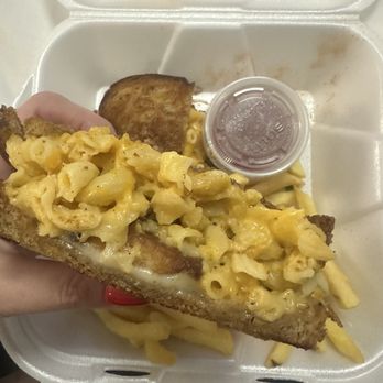 Grilled Cheese Gallery - The Country Girl Sandwich - Ice Cream & Frozen Yogurt Near Me - St. Augustine, Florida