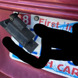 light housing with broken clip that they tried to fix with super glue instead of telling me about the damage light housing with broken clip that they tried to fix with super glue instead of telling me about the damage