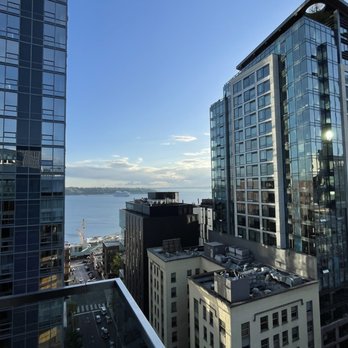 Fog Room - Cocktail Bars Near Me - Seattle, Washington