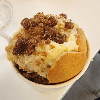 Peach Cobbler Factory - Bourbon pecan banana pudding - Desserts Near Me - Tampa, Florida Peach Cobbler Factory - Bourbon pecan banana pudding - Desserts Near Me - Tampa, Florida