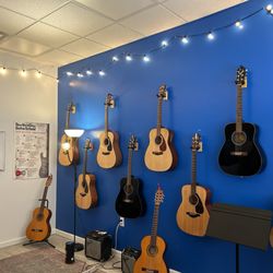 Brooklyn Guitar School - No need to bring your guitar to class at Brooklyn Guitar School--we've got lots for your complimentary use!