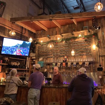 SquareHead Brewing - Breweries Near Me - Holbrook, New York