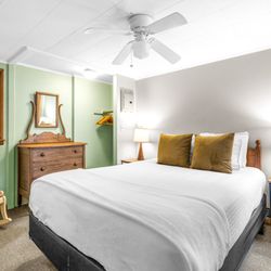Phoenicia Lodge
