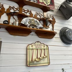 Wonder City Coffee - Decor