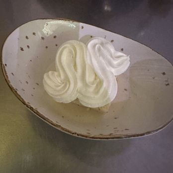 Maya Grill - Pastel de Tres-leche dessert - New American Near Me - Lake Buena Vista, Florida