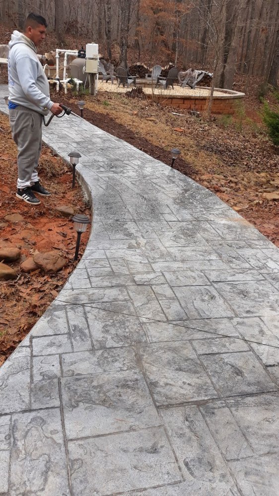 Slide of Molina Construction