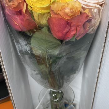 Avas Flowers - What I got...pedals already discolored. Not fresh. - Florists Near Me Avas Flowers - What I got...pedals already discolored. Not fresh. - Florists Near Me