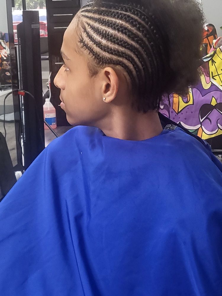 The Mad Barbers Logo