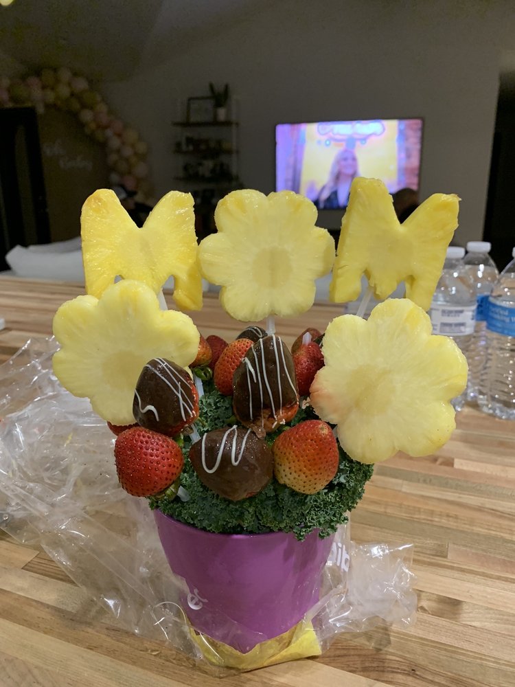 EDIBLE ARRANGEMENTS 72 Photos 1036 S 74th Plz, Omaha, Nebraska