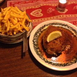 Speisegaststätte Friedrichshof - Schweizer Schnitzel mit Pommes