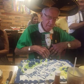 El Caballo Blanco Mexican Restaurant - Singing happy birthday - Mexican Near Me - Connersville, Indiana El Caballo Blanco Mexican Restaurant - Singing happy birthday - Mexican Near Me - Connersville, Indiana