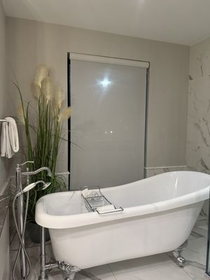 The Ivey's Hotel by null