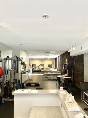 Ivy Rehab HSS Physical Therapy Center of Excellence
