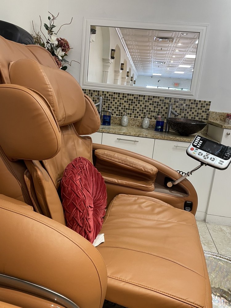 EXPERT NAILS & SPA 66 Photos & 58 Reviews 588 S Alafaya Trl